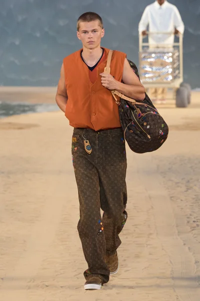 Look 66